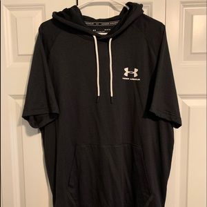Under Armour short sleeve hoodie L
